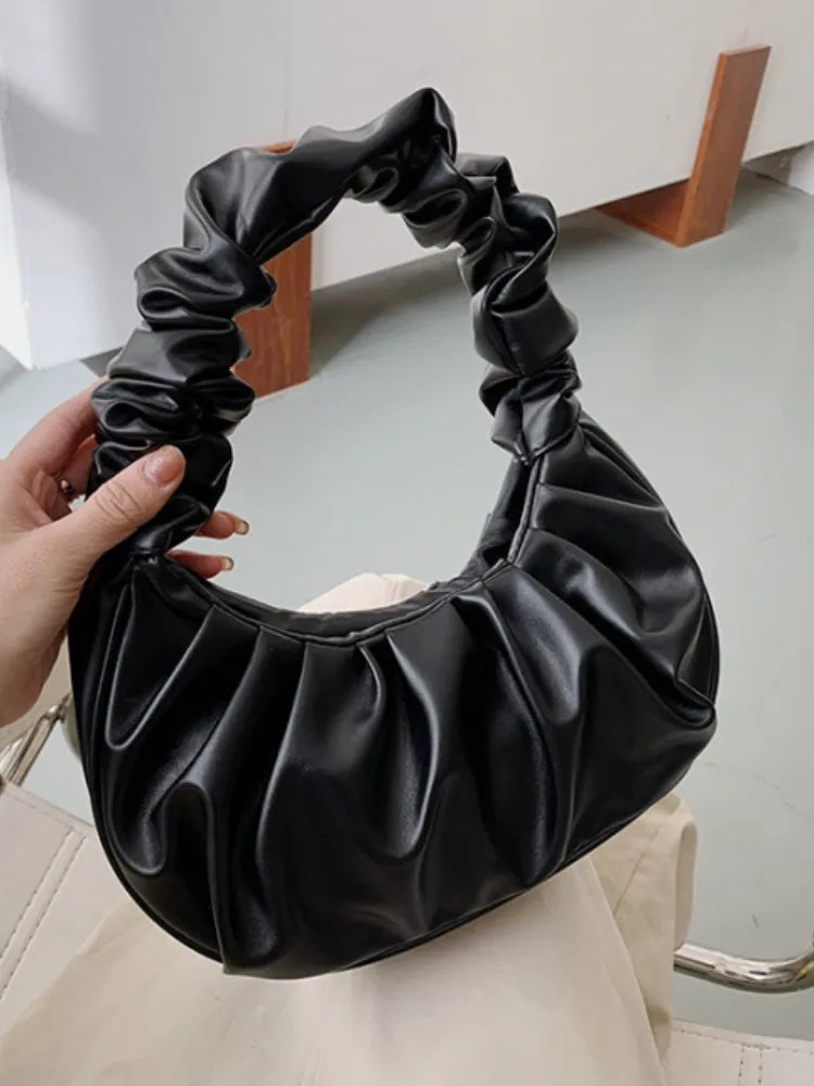 Eleve Seu Estilo de Festa com a Bolsa Hobo CH CACILLO